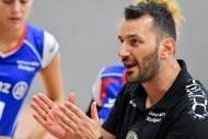 Für Trainer Giannis Athanasopoulos sind die Testspiele gegen Shanghai die Fast-Generalprobe für den Supercup. (Foto: Tom Bloch | www.tombloch.de)